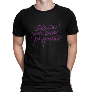 DISEÑA UNA VIDA QUE AMES - LOGO LILA - CAMISETA -